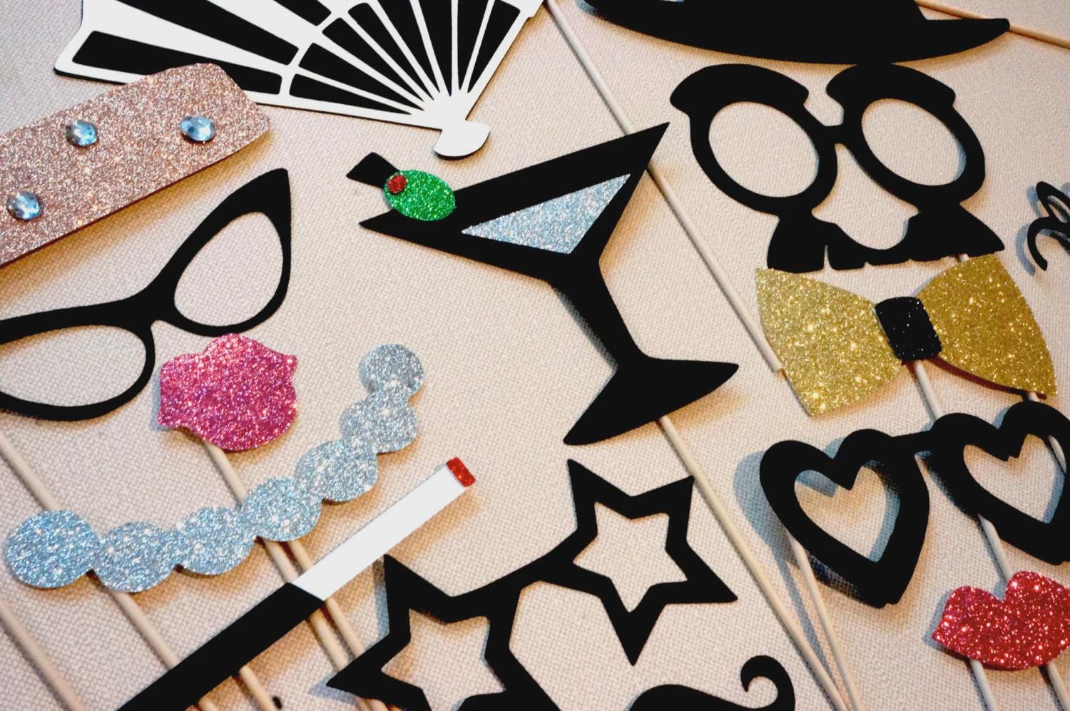 Vintage Hollywood Photo Booth Props - Glitter Party Decorations, 17 Piece Set