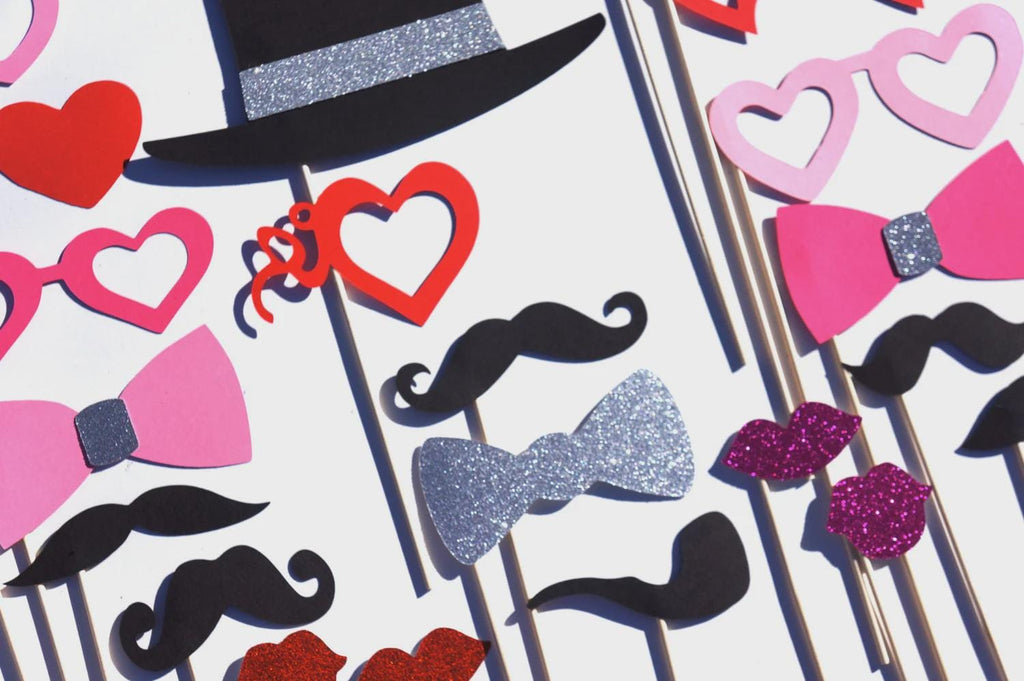 Valentine's Day Glitter Photo Booth Props - 21 Piece Set