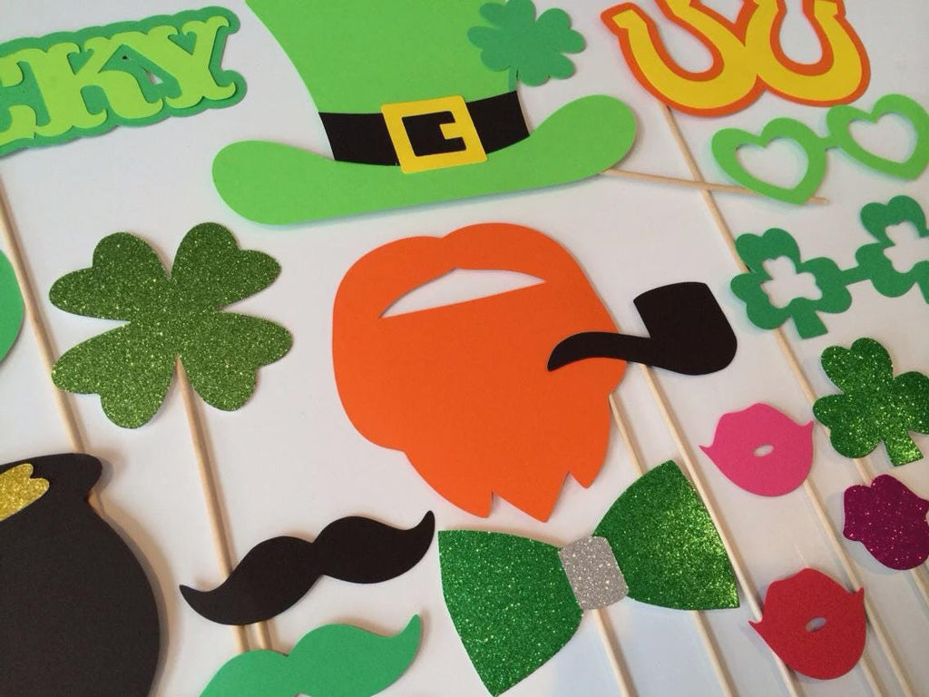 St. Patrick's Day Photo Booth Props - 18pc Glitter Party Set